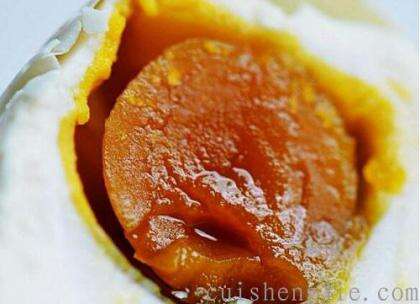 快速腌咸鸭蛋出油方法集锦